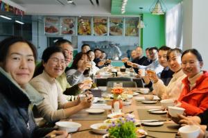 歲末不覺寒 冬至?xí)r光暖 丨洛陽(yáng)正大組織開展“迎冬至、包餃子”文化活動(dòng)